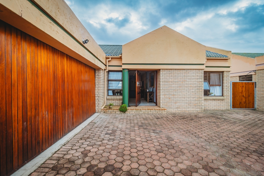 2 Bedroom Property for Sale in Heather Park Western Cape